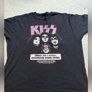 Kiss Black Graphic Tee - Short Sleeve